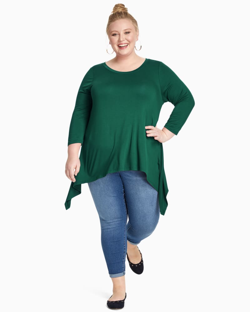 Plus size model with apple body shape wearing Amy Three-Quarter Sleeve Sharkbite Tee  by Meri Skye | Dia&Co | dia_product_style_image_id:134118